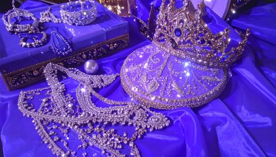 Opulent jewelry: royalty, luxury, and enchantment