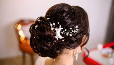 Celestial hair adornment with pearls and stars
